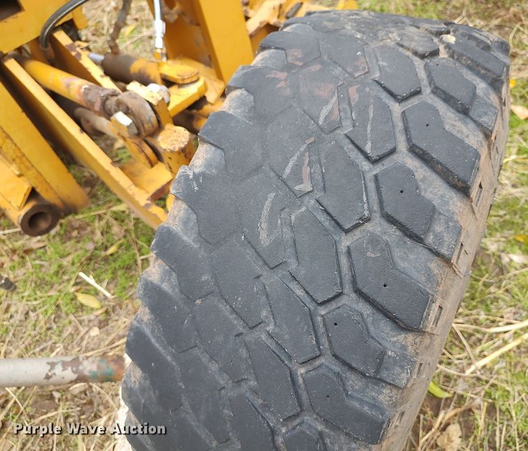 image for item KI9963 Mauldin 688E  motor grader