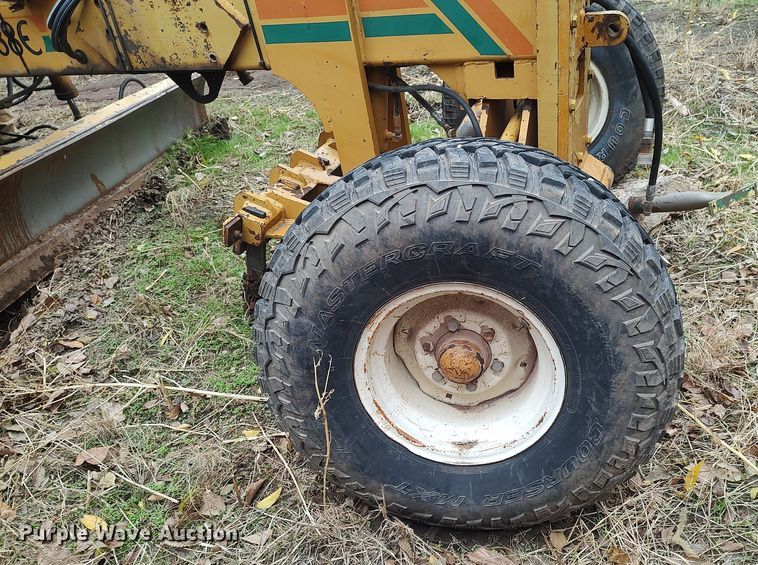 image for item KI9963 Mauldin 688E  motor grader