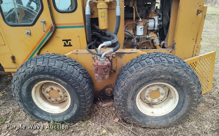 image for item KI9963 Mauldin 688E  motor grader