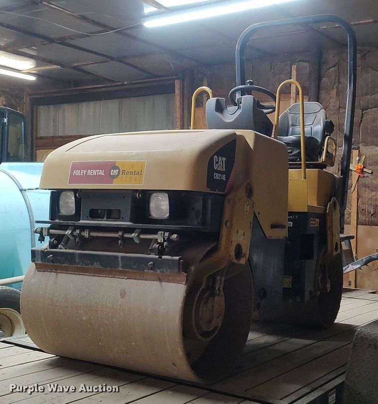 image for item KI9968 2007 Caterpillar CB-214E  double drum vibratory roller