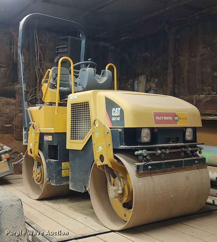 image for item KI9968 2007 Caterpillar CB-214E  double drum vibratory roller