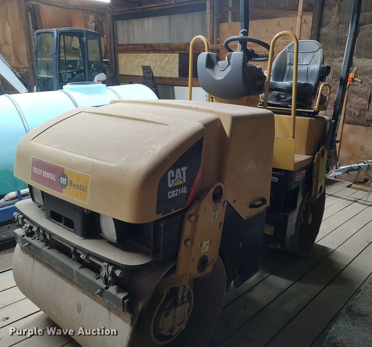 image for item KI9968 2007 Caterpillar CB-214E  double drum vibratory roller
