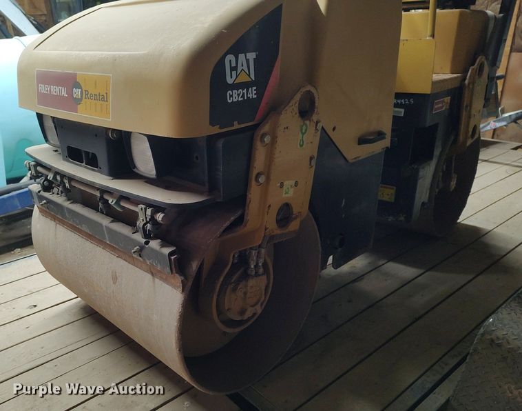 image for item KI9968 2007 Caterpillar CB-214E  double drum vibratory roller