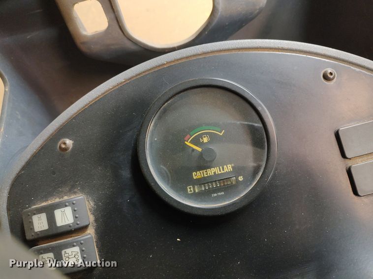 image for item KI9968 2007 Caterpillar CB-214E  double drum vibratory roller