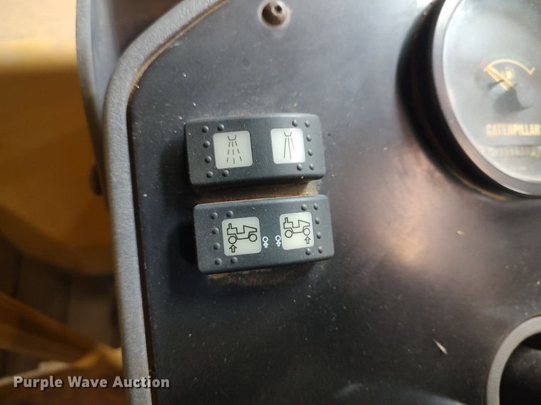 image for item KI9968 2007 Caterpillar CB-214E  double drum vibratory roller