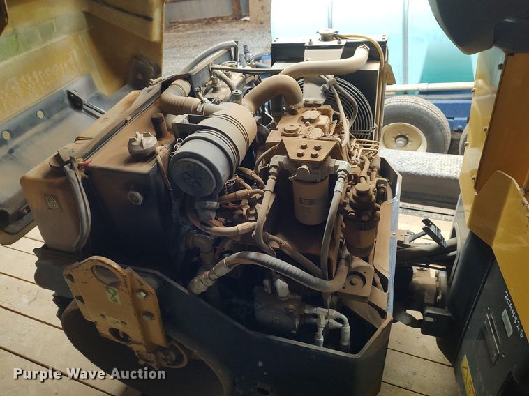 image for item KI9968 2007 Caterpillar CB-214E  double drum vibratory roller