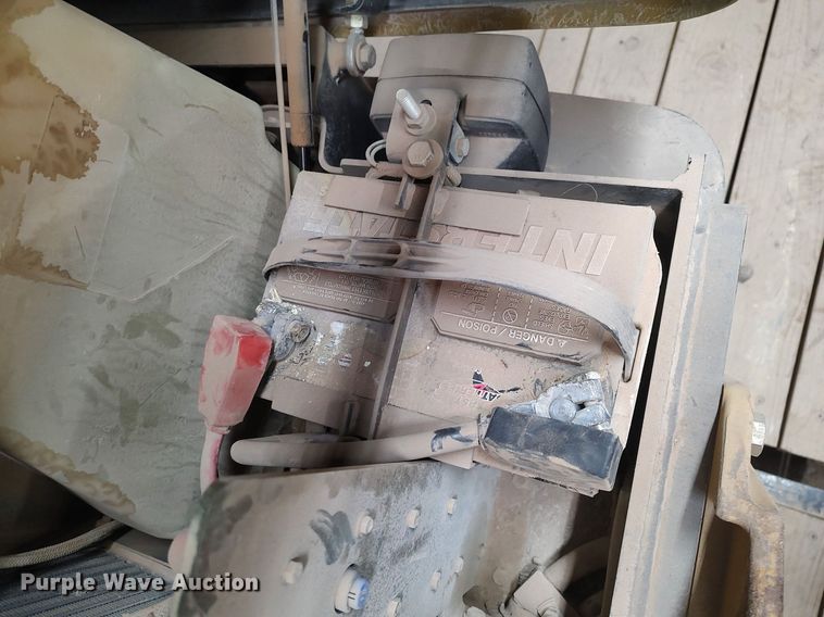 image for item KI9968 2007 Caterpillar CB-214E  double drum vibratory roller