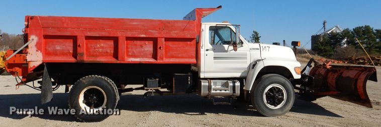 image for item KW9306 1996 Ford F800  dump truck