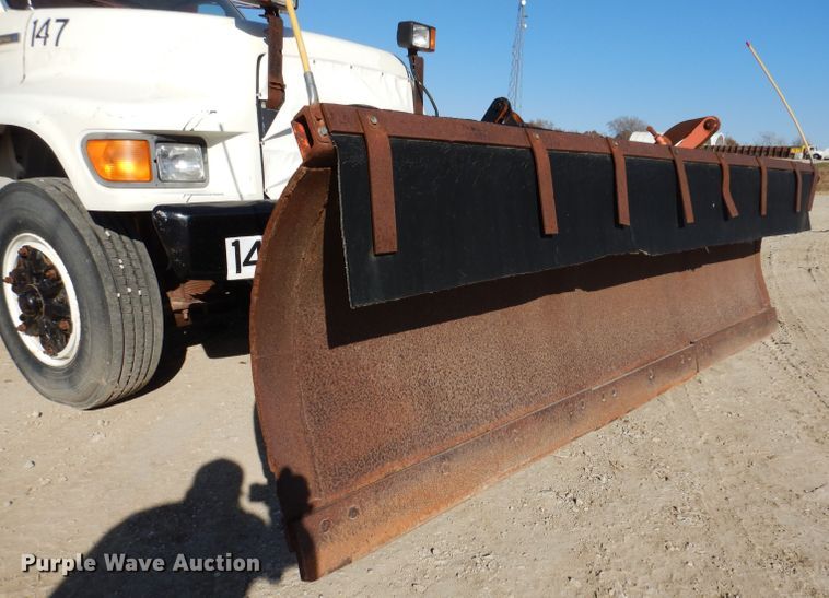 image for item KW9306 1996 Ford F800  dump truck