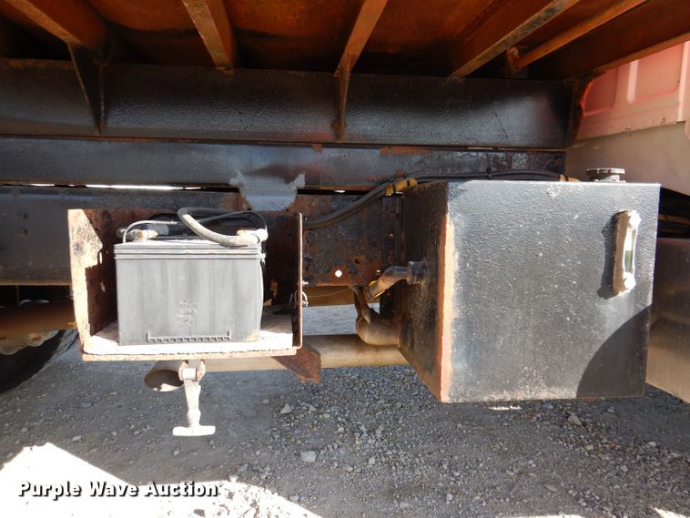 image for item KW9306 1996 Ford F800  dump truck