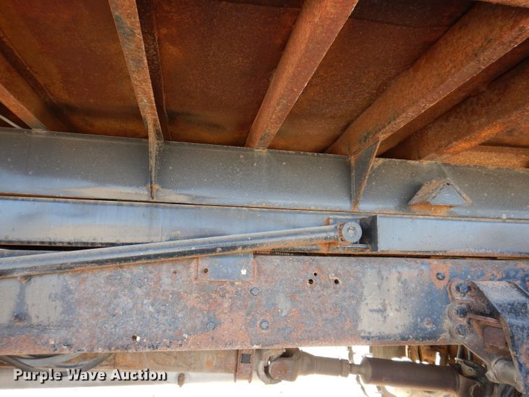 image for item KW9306 1996 Ford F800  dump truck