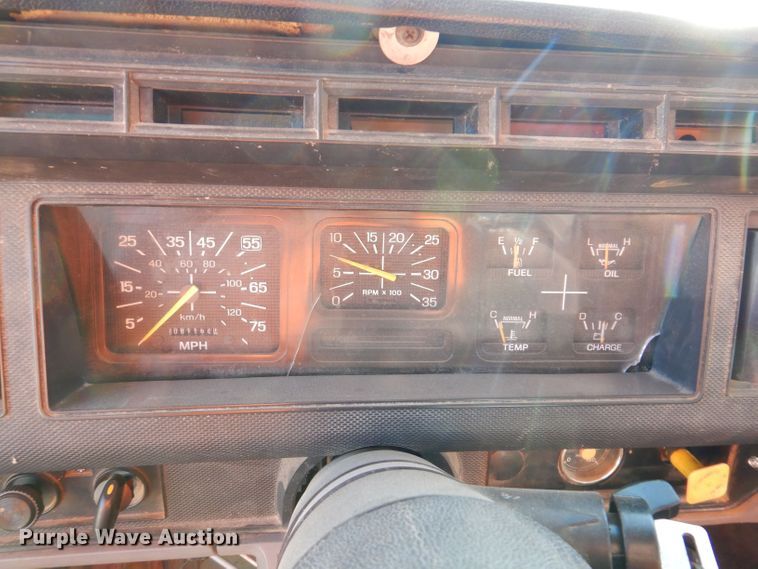 image for item KW9306 1996 Ford F800  dump truck