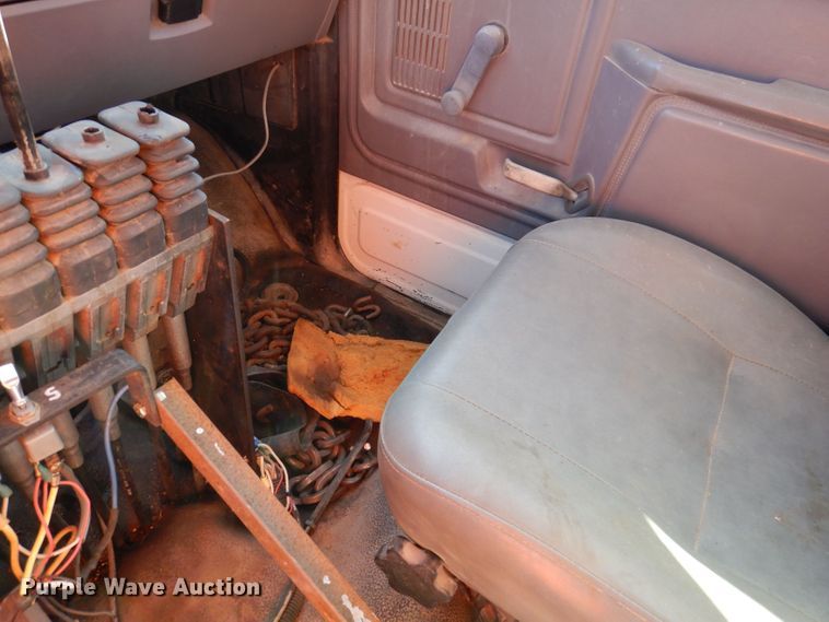 image for item KW9306 1996 Ford F800  dump truck