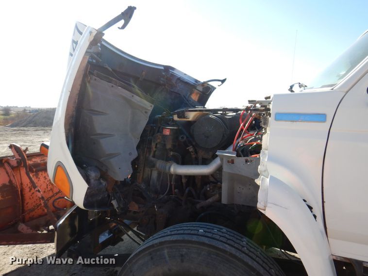 image for item KW9306 1996 Ford F800  dump truck