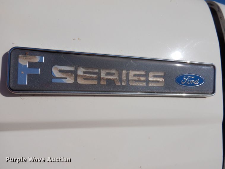 image for item KW9306 1996 Ford F800  dump truck