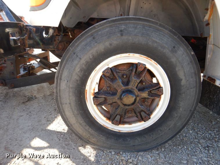 image for item KW9306 1996 Ford F800  dump truck