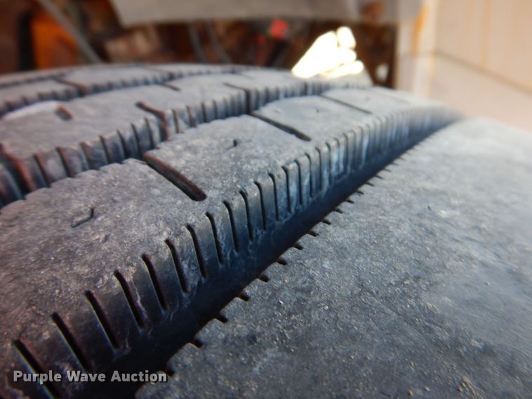 image for item KW9306 1996 Ford F800  dump truck