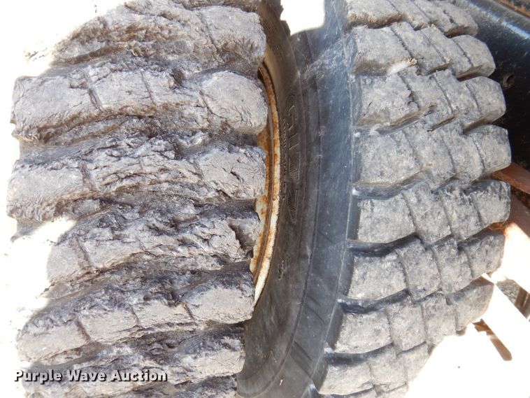 image for item KW9306 1996 Ford F800  dump truck