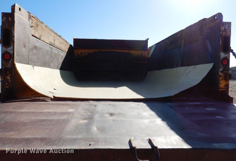 image for item KW9307 1994 Chevrolet Kodiak  dump truck