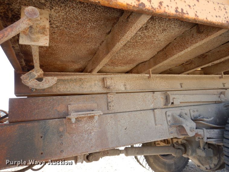 image for item KW9307 1994 Chevrolet Kodiak  dump truck