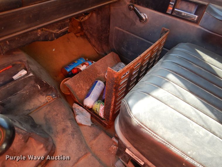 image for item KW9307 1994 Chevrolet Kodiak  dump truck