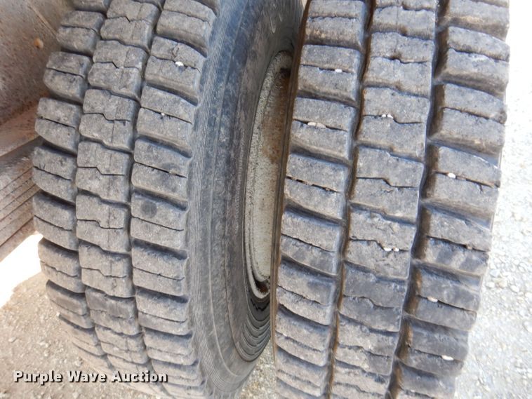 image for item KW9307 1994 Chevrolet Kodiak  dump truck