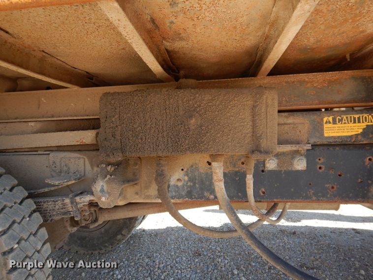 image for item KW9309 1992 GMC Kodiak  dump truck