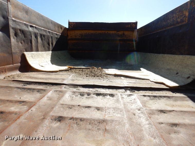 image for item KW9309 1992 GMC Kodiak  dump truck