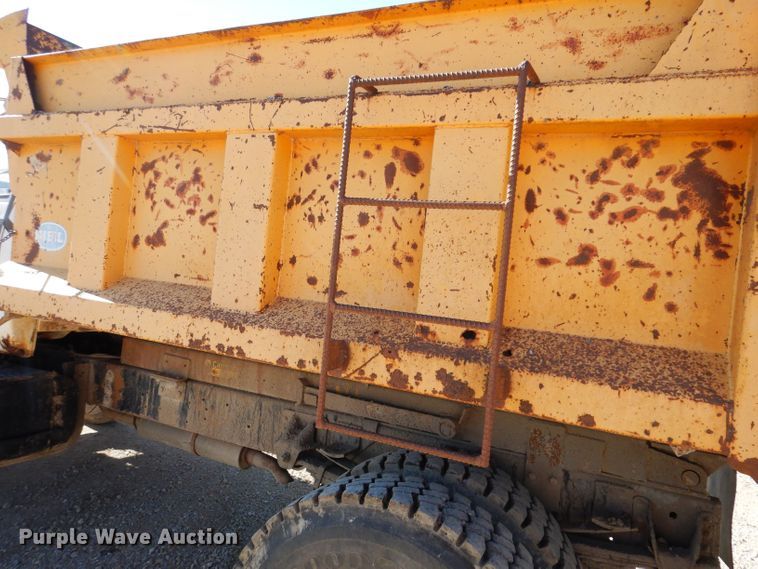 image for item KW9309 1992 GMC Kodiak  dump truck