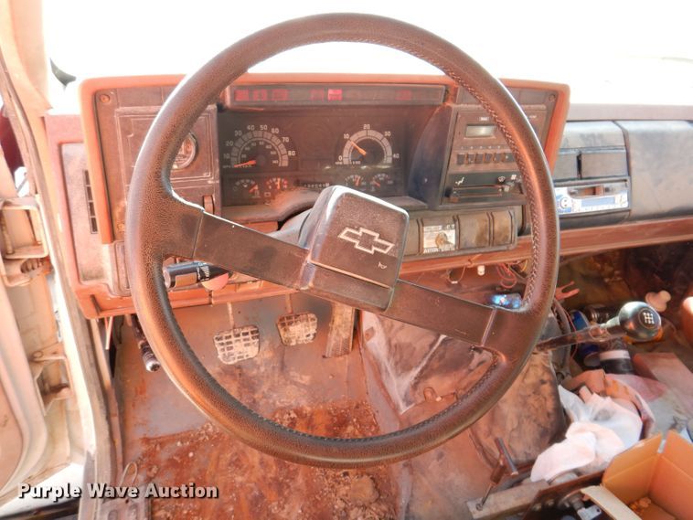 image for item KW9309 1992 GMC Kodiak  dump truck