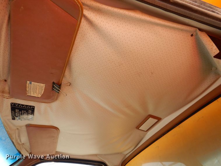 image for item KW9309 1992 GMC Kodiak  dump truck