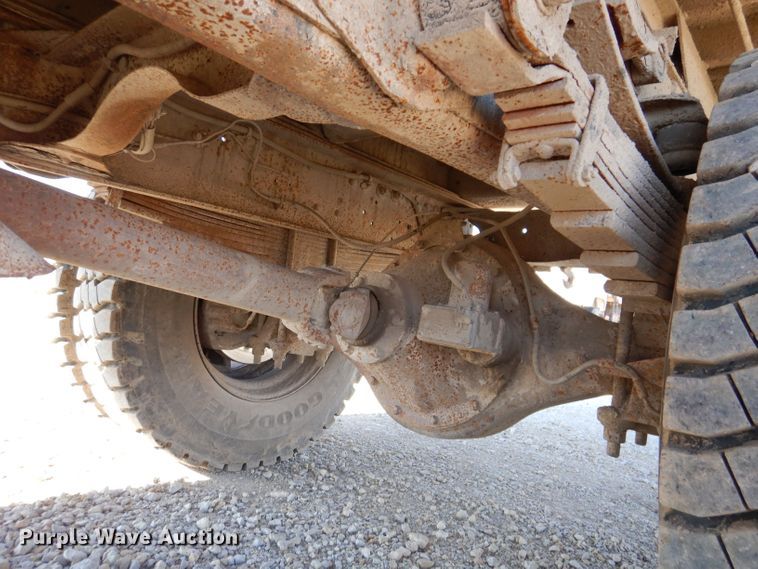 image for item KW9309 1992 GMC Kodiak  dump truck