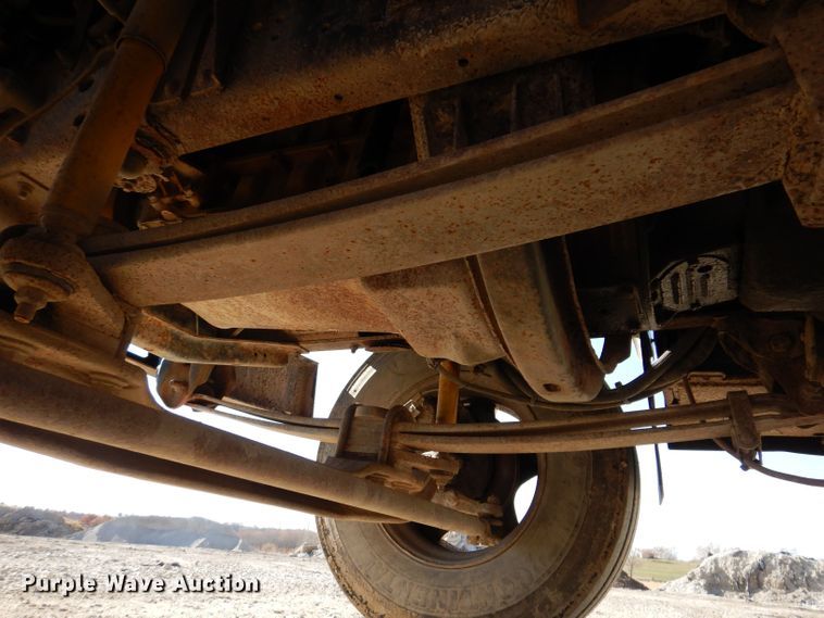 image for item KW9309 1992 GMC Kodiak  dump truck