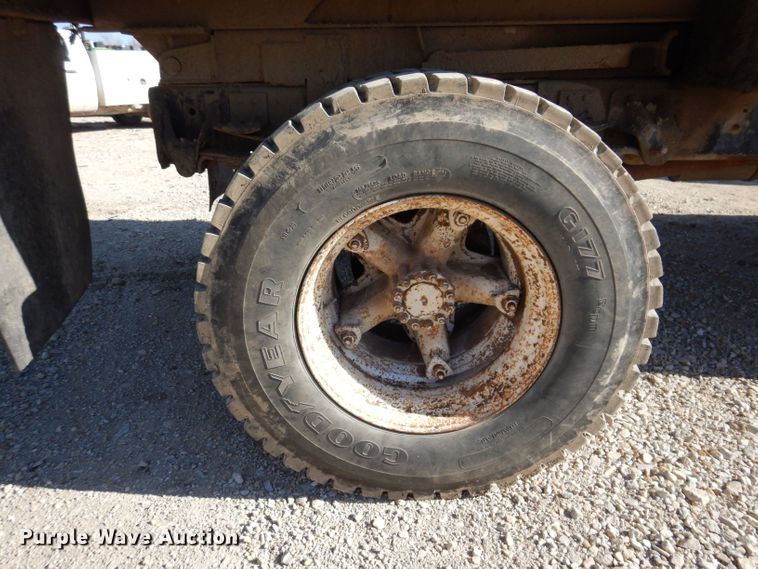 image for item KW9309 1992 GMC Kodiak  dump truck