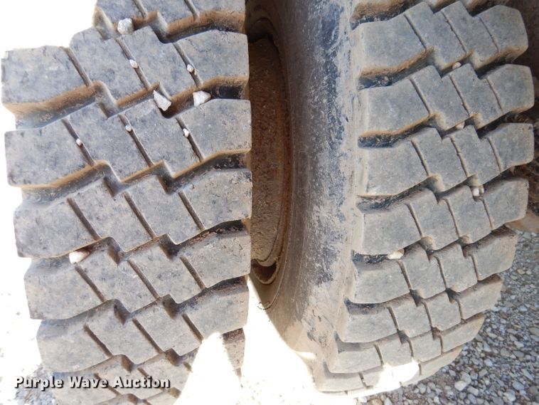 image for item KW9309 1992 GMC Kodiak  dump truck