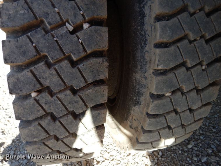 image for item KW9309 1992 GMC Kodiak  dump truck