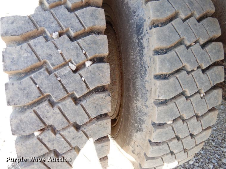 image for item KW9309 1992 GMC Kodiak  dump truck