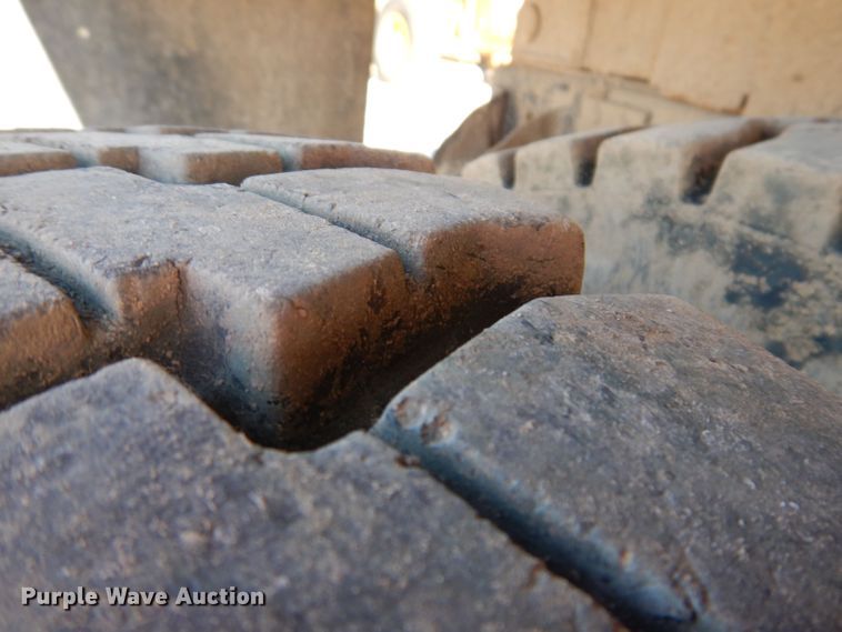 image for item KW9309 1992 GMC Kodiak  dump truck