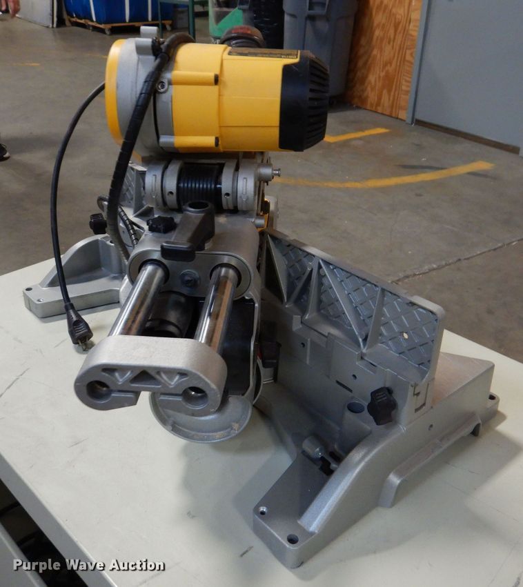 DeWalt DW718 miter saw in Ankeny, IA | Item KW9759 sold | Purple Wave