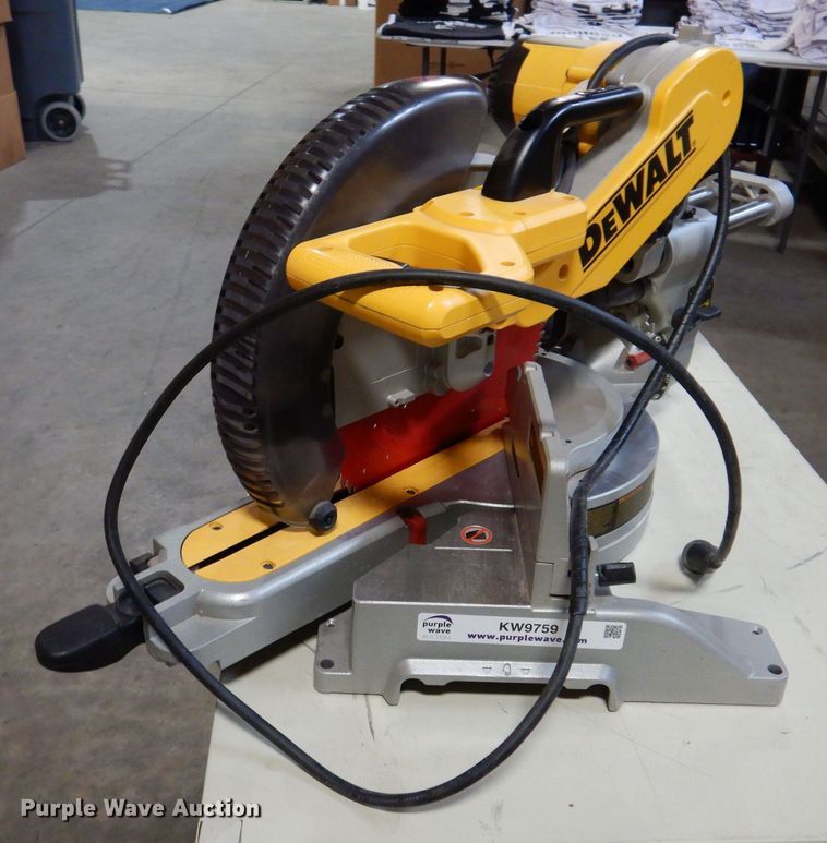 DeWalt DW718 miter saw in Ankeny, IA Item KW9759 sold Purple Wave