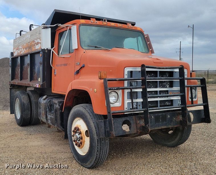 image for item LG9320 1987 International S2375  dump truck