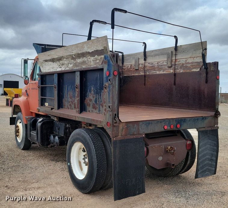 image for item LG9320 1987 International S2375  dump truck