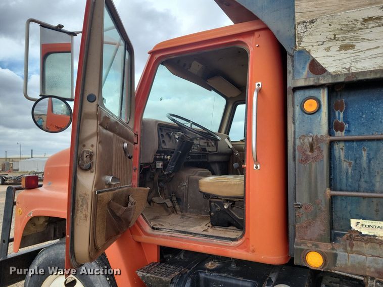 image for item LG9320 1987 International S2375  dump truck