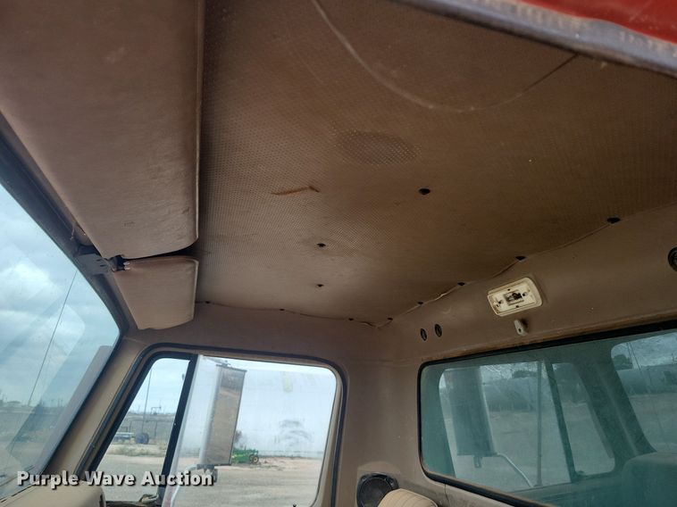 image for item LG9320 1987 International S2375  dump truck