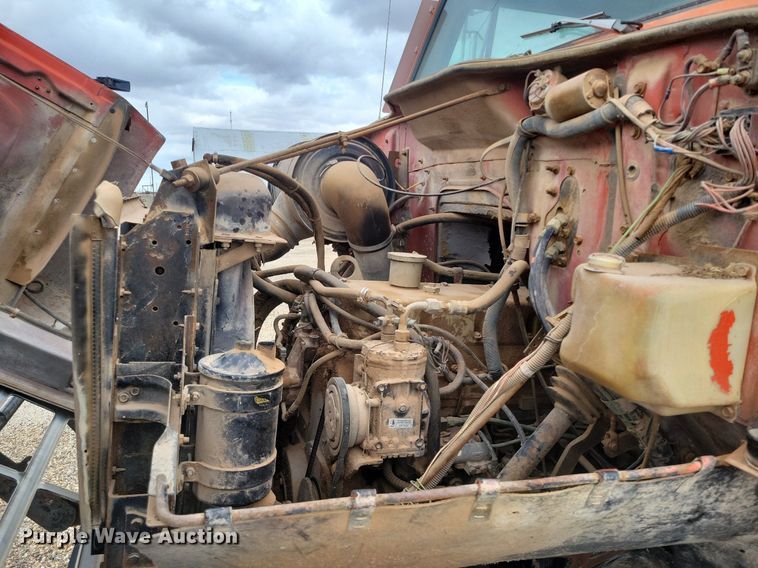 image for item LG9320 1987 International S2375  dump truck