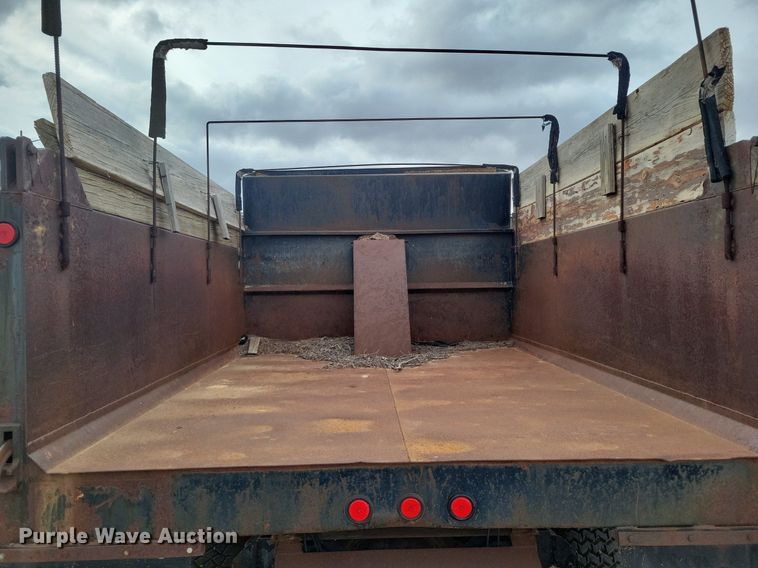 image for item LG9320 1987 International S2375  dump truck