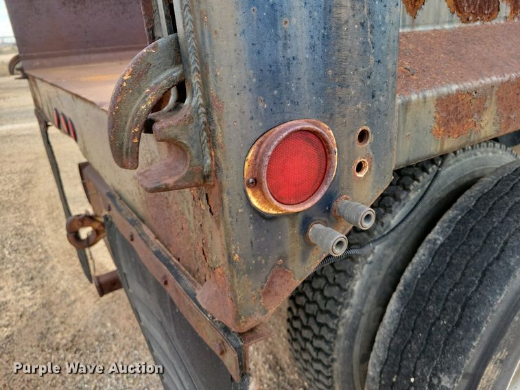 image for item LG9320 1987 International S2375  dump truck