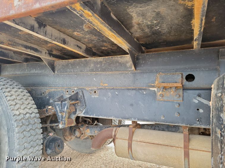 image for item LG9320 1987 International S2375  dump truck