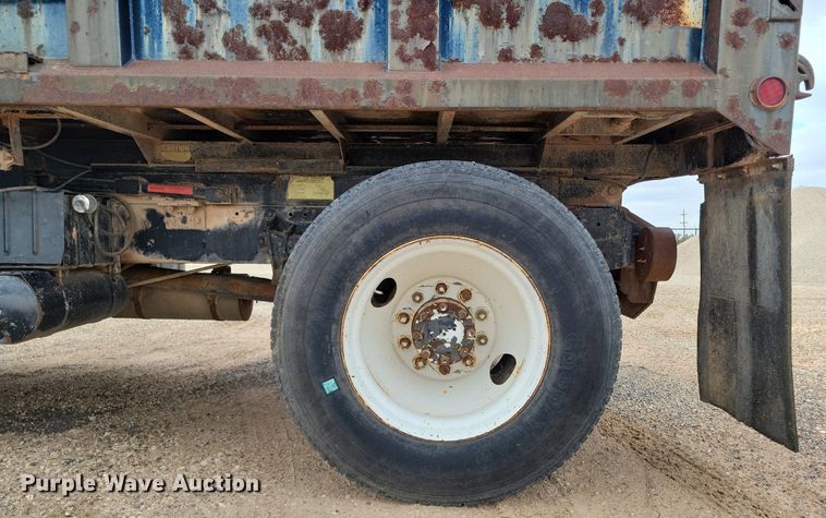 image for item LG9320 1987 International S2375  dump truck