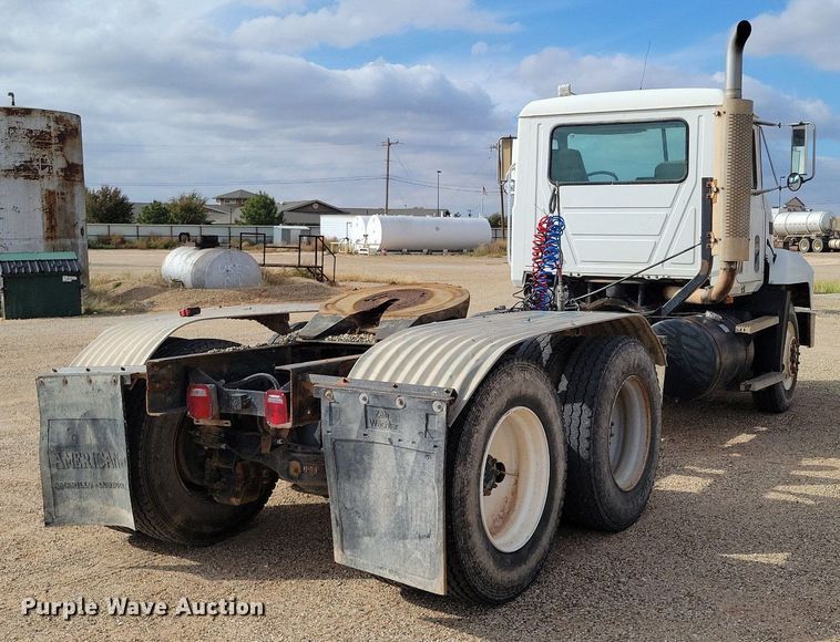 image for item LG9322 1990 Mack CH613  semi truck